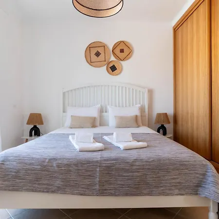 Vivenda Duneta - In Walking Distance To The By Lisbeyond Feriehus