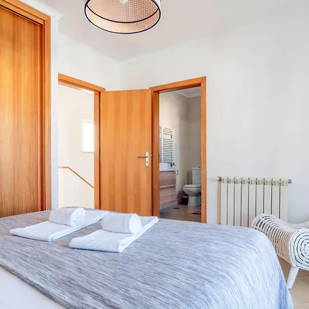 Vivenda Duneta - In Walking Distance To The By Lisbeyond Feriehus *