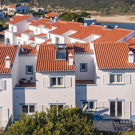 Vivenda Duneta - In Walking Distance To The By Lisbeyond Aljezur