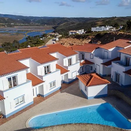 Vivenda Duneta - In Walking Distance To The By Lisbeyond * Aljezur