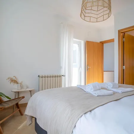 Vivenda Duneta - In Walking Distance To The By Lisbeyond *