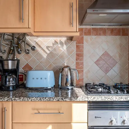 Vivenda Duneta - In Walking Distance To The By Lisbeyond